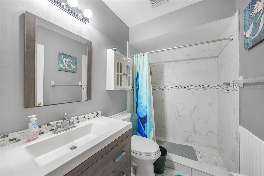 На продажу: $200,000 (2 спален, 2 ванн, 1255 Квадратных фут)