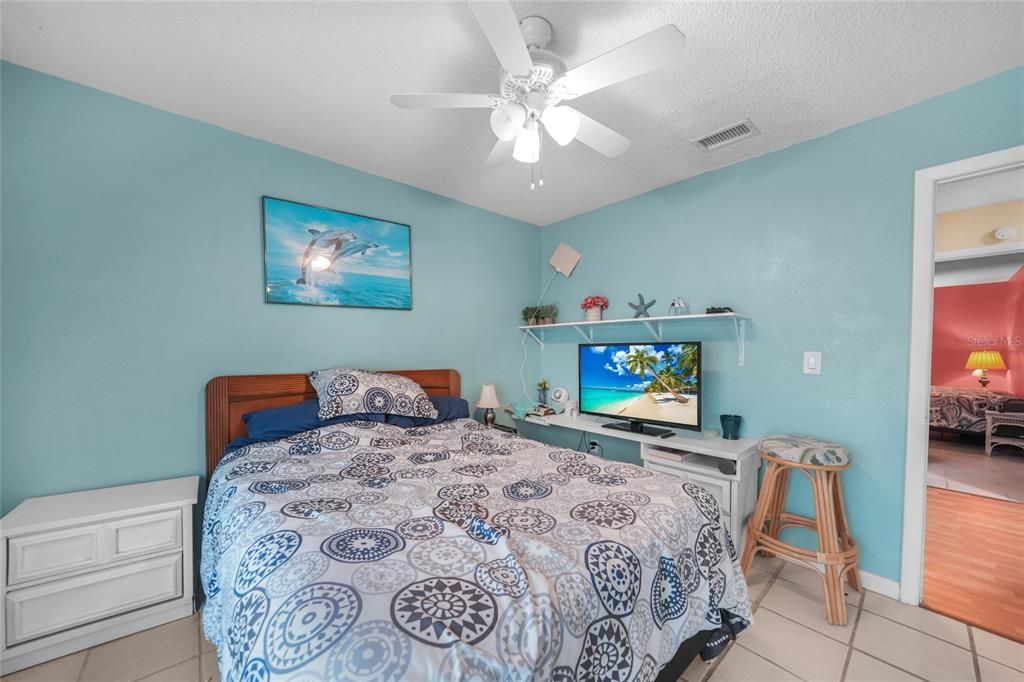 На продажу: $200,000 (2 спален, 2 ванн, 1255 Квадратных фут)