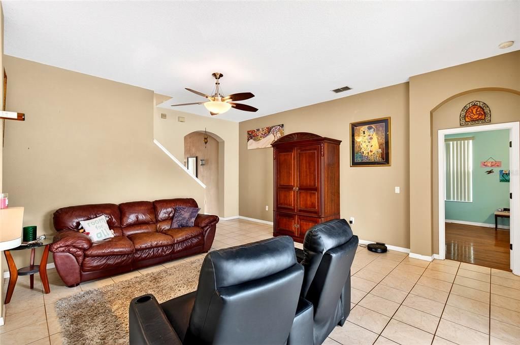 En Venta: $584,900 (4 camas, 4 baños, 3078 Pies cuadrados)