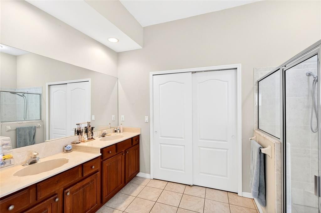 En Venta: $584,900 (4 camas, 4 baños, 3078 Pies cuadrados)