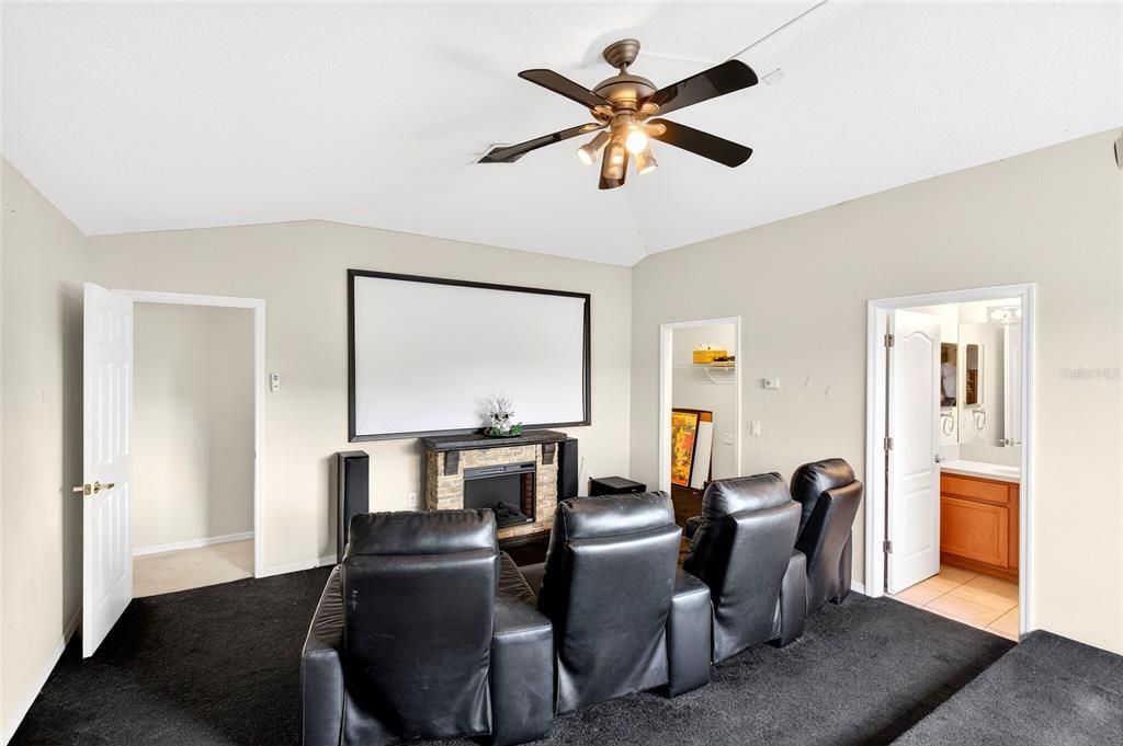 En Venta: $584,900 (4 camas, 4 baños, 3078 Pies cuadrados)