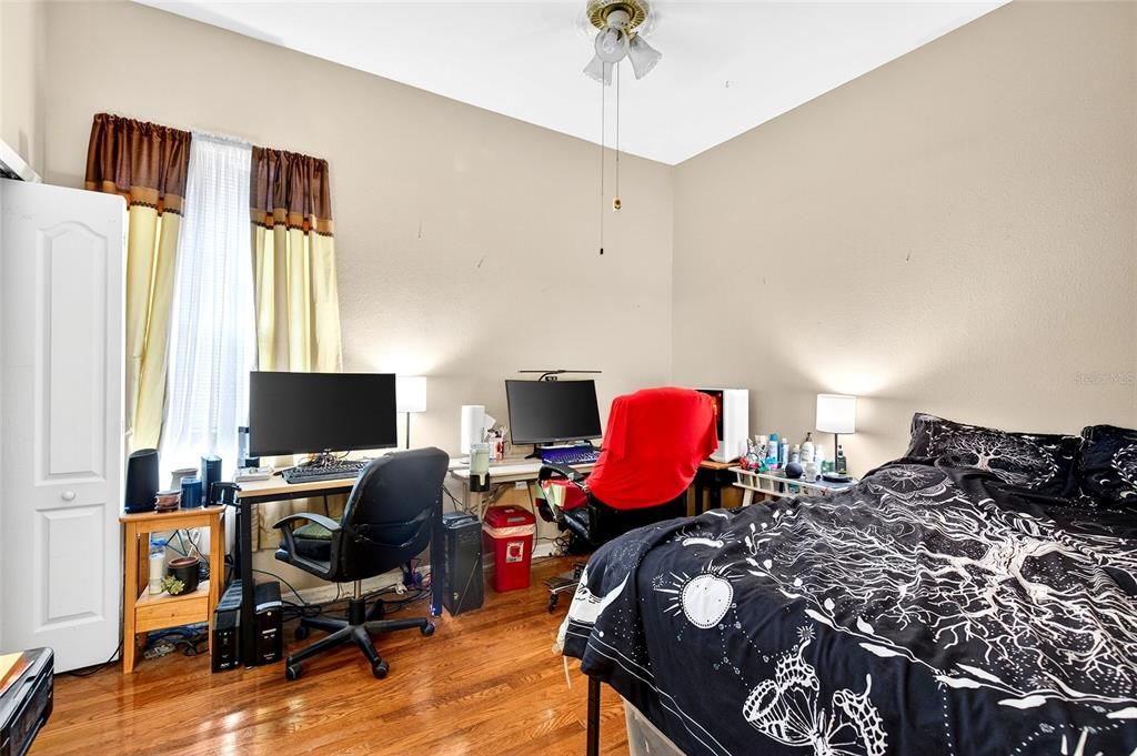 En Venta: $584,900 (4 camas, 4 baños, 3078 Pies cuadrados)