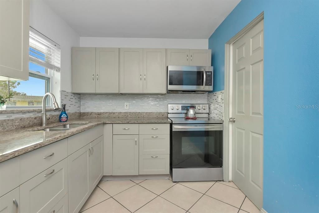 待售: $485,000 (3 贝兹, 2 浴室, 1243 平方英尺)