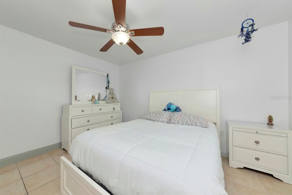 待售: $485,000 (3 贝兹, 2 浴室, 1243 平方英尺)