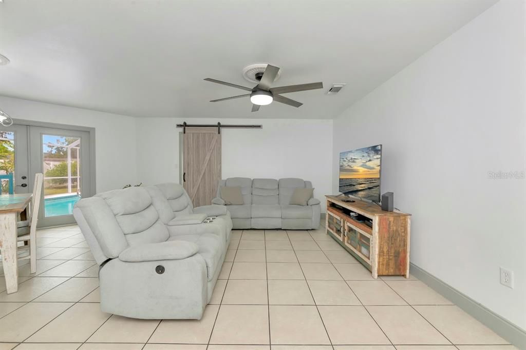 待售: $485,000 (3 贝兹, 2 浴室, 1243 平方英尺)