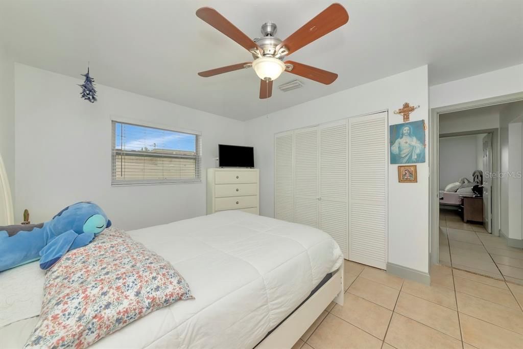 待售: $485,000 (3 贝兹, 2 浴室, 1243 平方英尺)