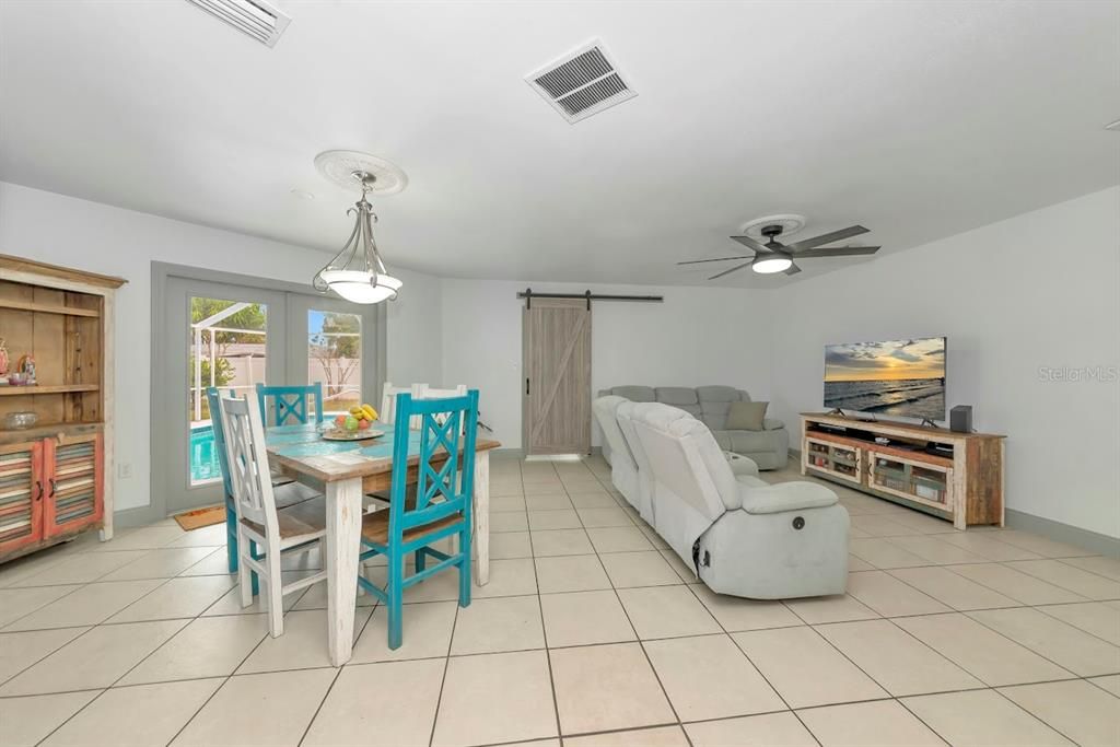 待售: $485,000 (3 贝兹, 2 浴室, 1243 平方英尺)