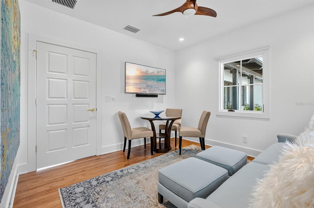 For Sale: $1,975,000 (3 beds, 3 baths, 2351 Square Feet)