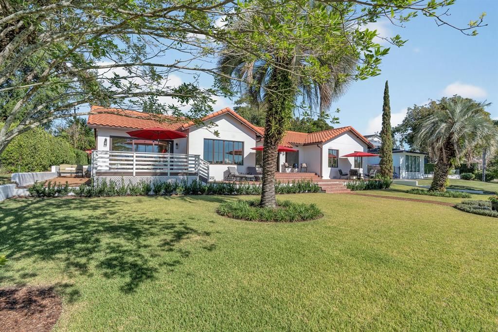 For Sale: $1,975,000 (3 beds, 3 baths, 2351 Square Feet)