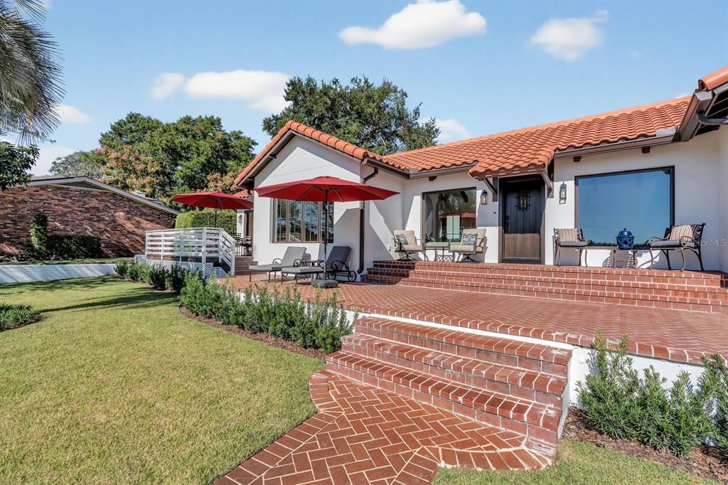 For Sale: $1,975,000 (3 beds, 3 baths, 2351 Square Feet)