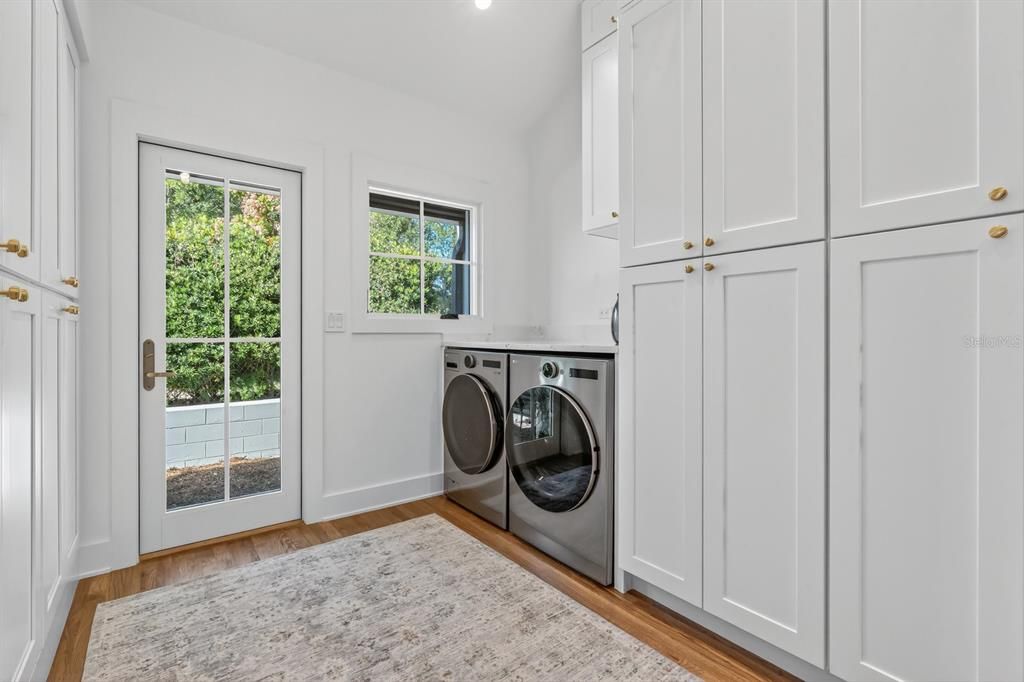 For Sale: $1,975,000 (3 beds, 3 baths, 2351 Square Feet)