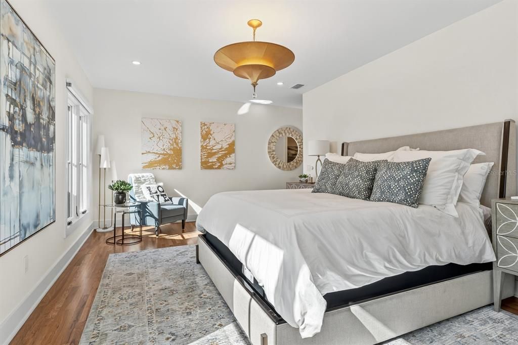 For Sale: $1,975,000 (3 beds, 3 baths, 2351 Square Feet)