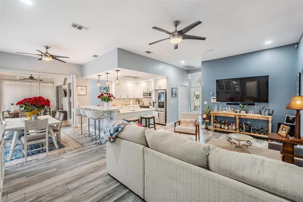 En Venta: $549,000 (3 camas, 2 baños, 2053 Pies cuadrados)