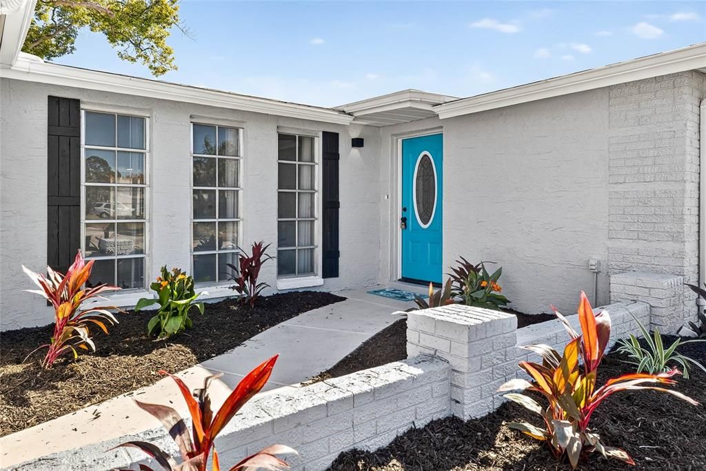 Active With Contract: $279,900 (3 beds, 2 baths, 1394 Square Feet)