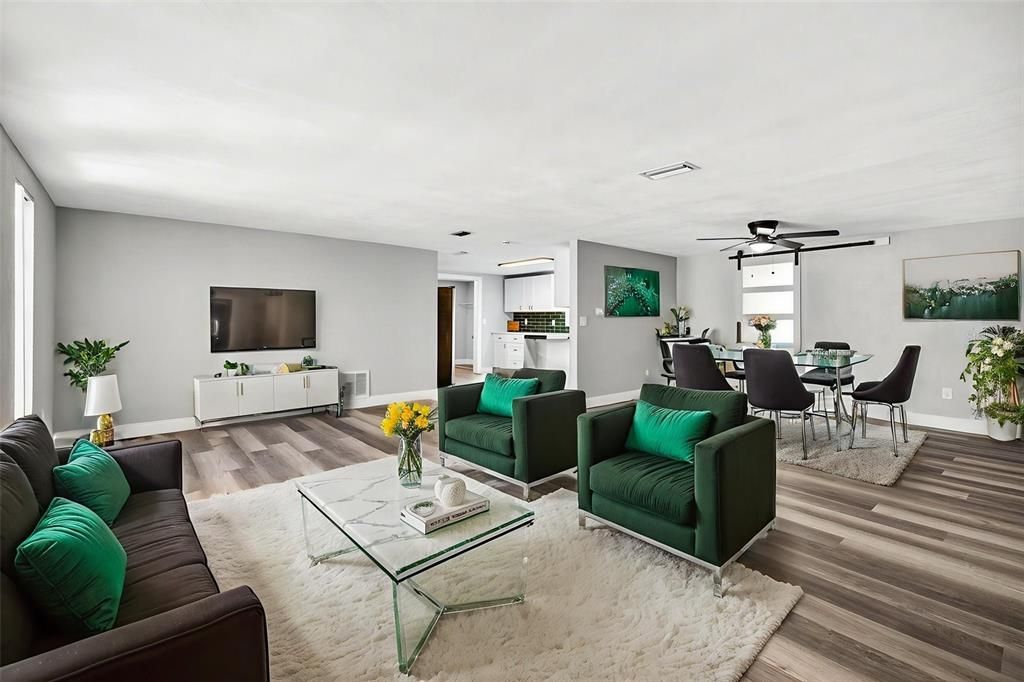 Active With Contract: $279,900 (3 beds, 2 baths, 1394 Square Feet)