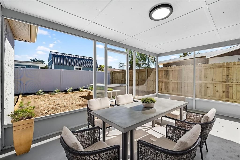 Active With Contract: $279,900 (3 beds, 2 baths, 1394 Square Feet)