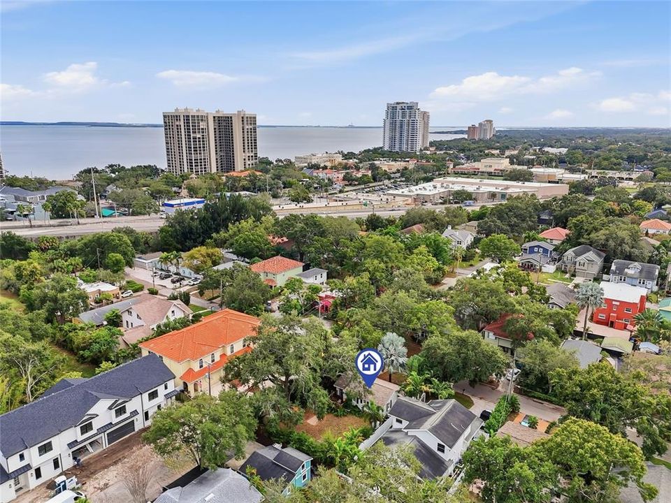 For Sale: $600,000 (2 beds, 1 baths, 760 Square Feet)