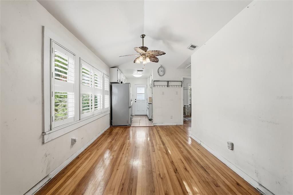 For Sale: $600,000 (2 beds, 1 baths, 760 Square Feet)