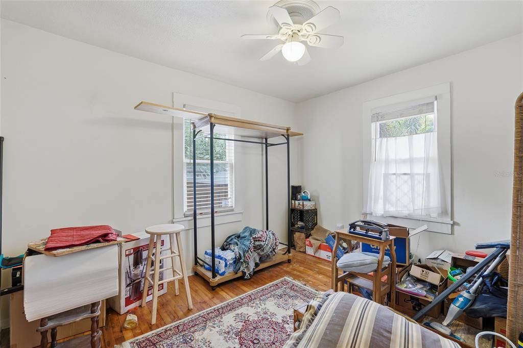 For Sale: $600,000 (2 beds, 1 baths, 760 Square Feet)