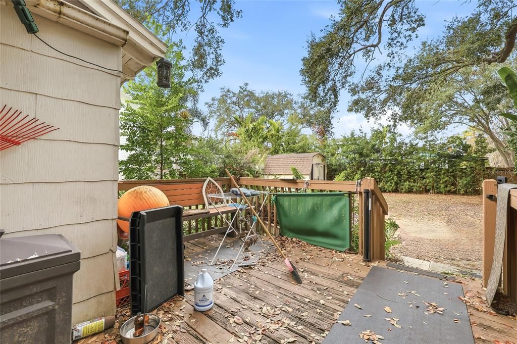 For Sale: $600,000 (2 beds, 1 baths, 760 Square Feet)