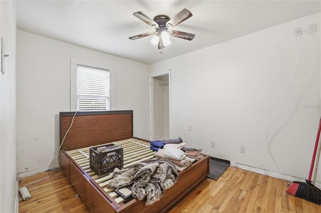 For Sale: $600,000 (2 beds, 1 baths, 760 Square Feet)