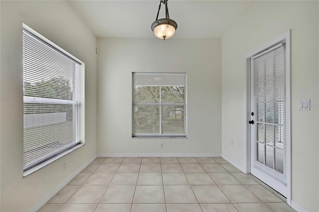 For Rent: $2,195 (3 beds, 3 baths, 1974 Square Feet)