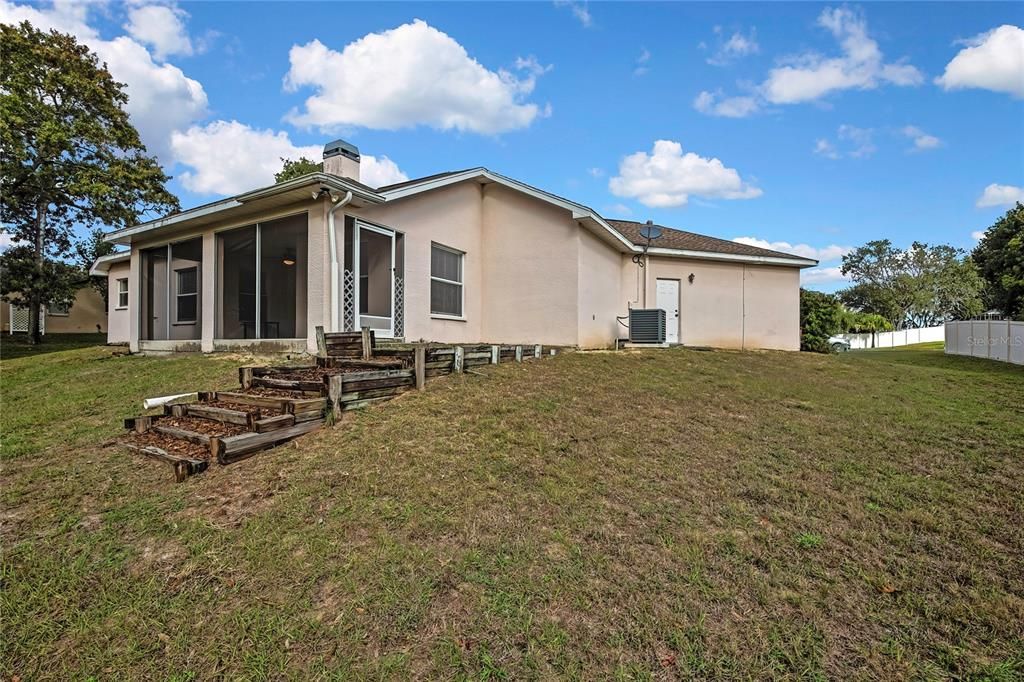 For Rent: $2,195 (3 beds, 3 baths, 1974 Square Feet)