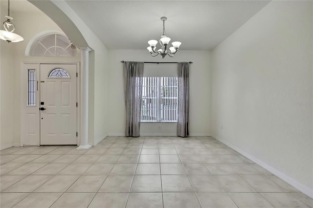 For Rent: $2,195 (3 beds, 3 baths, 1974 Square Feet)