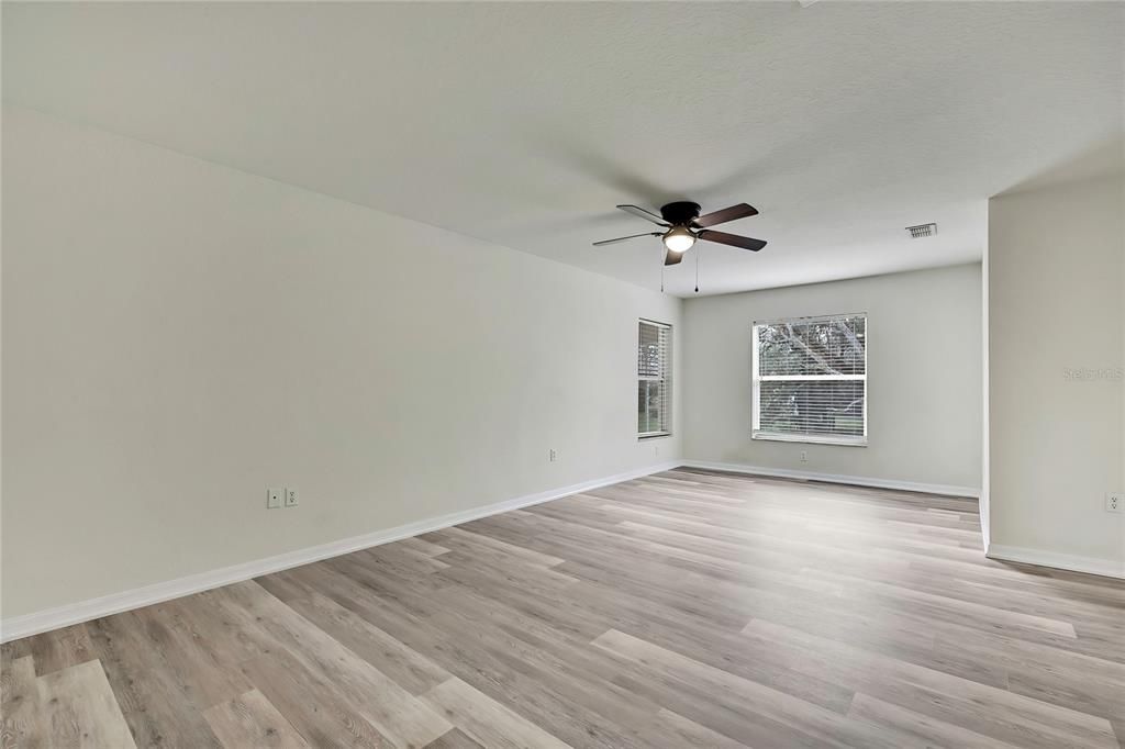 For Rent: $2,195 (3 beds, 3 baths, 1974 Square Feet)