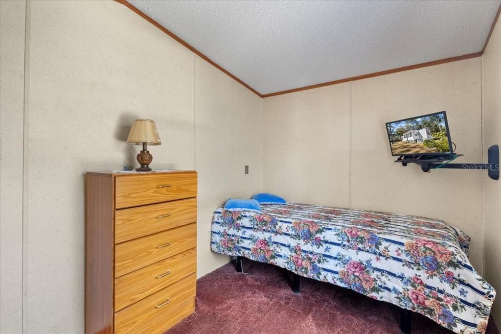 For Sale: $109,900 (2 beds, 1 baths, 784 Square Feet)