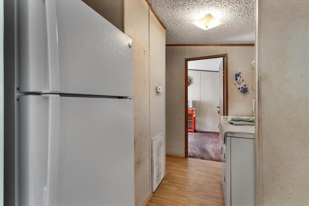 For Sale: $109,900 (2 beds, 1 baths, 784 Square Feet)