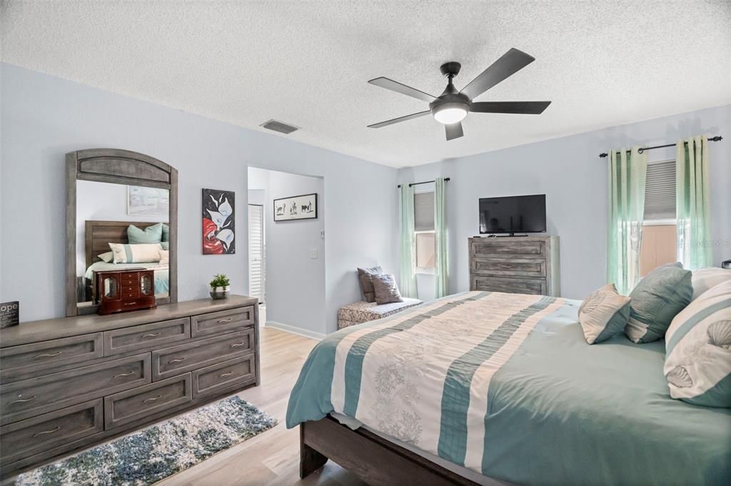 For Sale: $533,000 (3 beds, 2 baths, 1528 Square Feet)