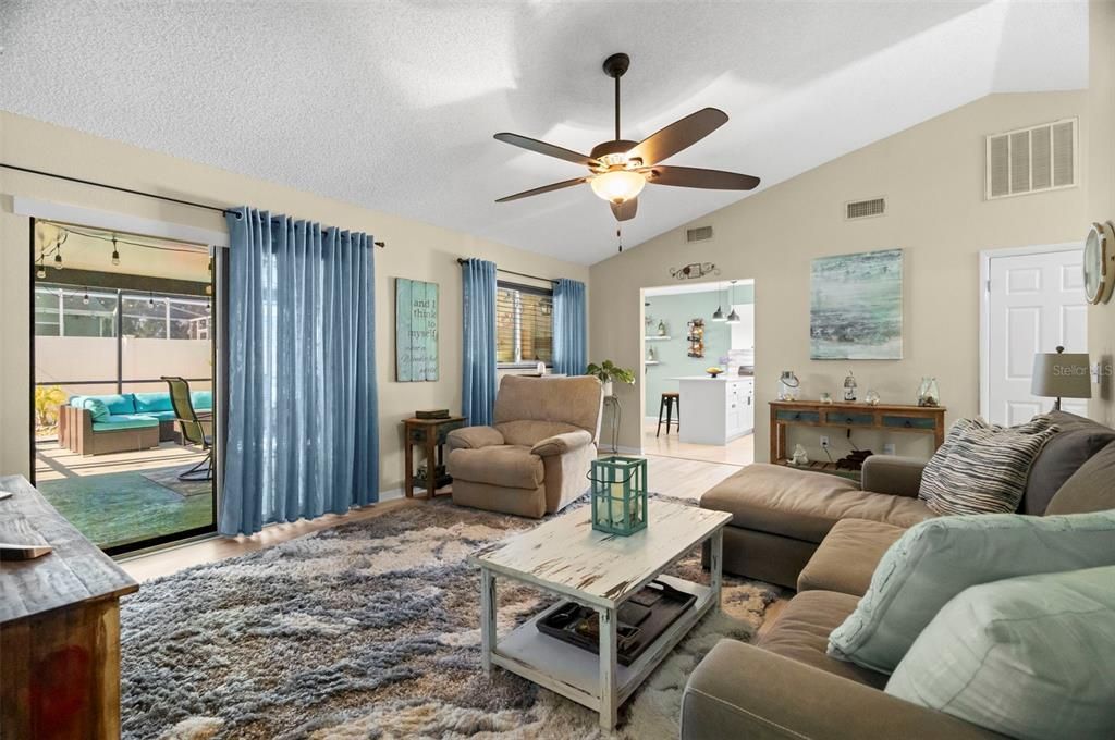 For Sale: $533,000 (3 beds, 2 baths, 1528 Square Feet)