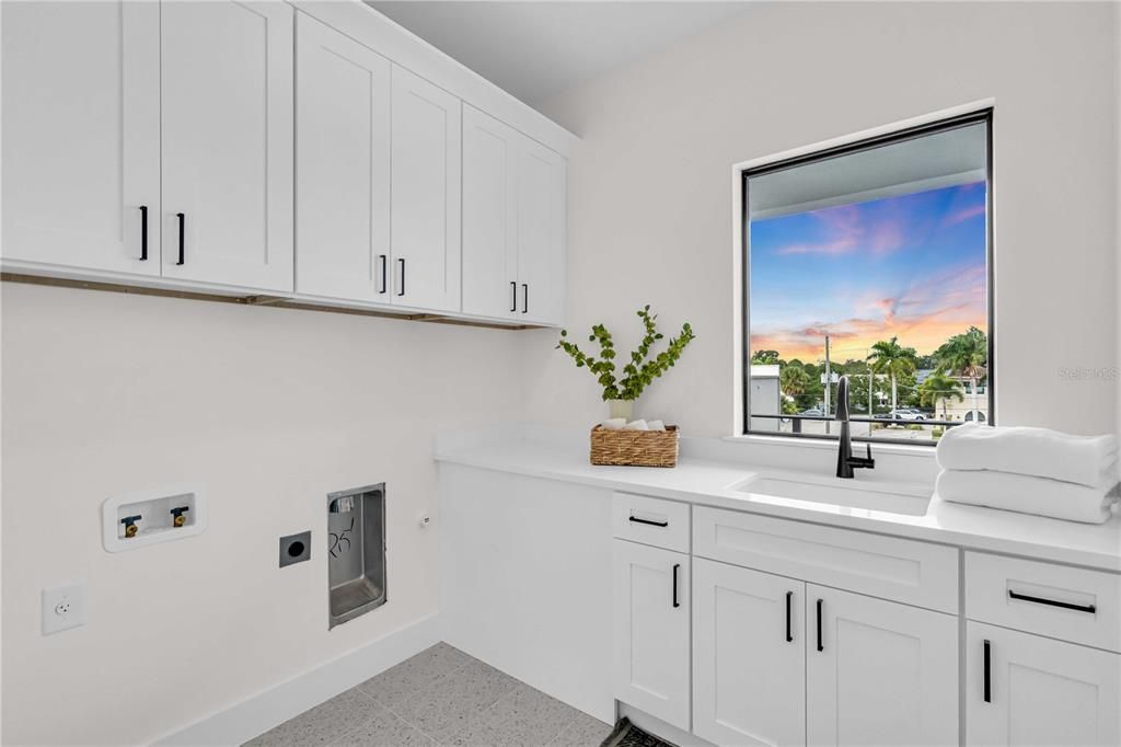 В аренду: $8,495 (4 спален, 3 ванн, 3313 Квадратных фут)