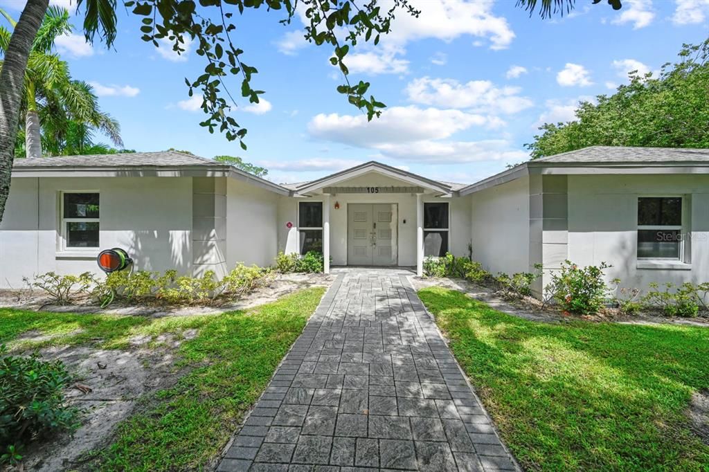 На продажу: $1,095,000 (4 спален, 2 ванн, 3534 Квадратных фут)