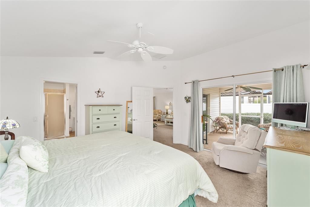 For Sale: $314,900 (2 beds, 2 baths, 1206 Square Feet)