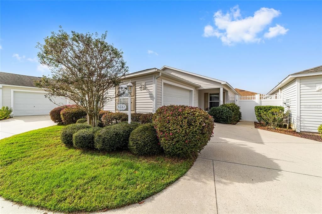 For Sale: $314,900 (2 beds, 2 baths, 1206 Square Feet)