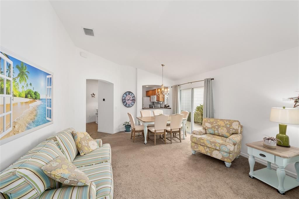 For Sale: $314,900 (2 beds, 2 baths, 1206 Square Feet)