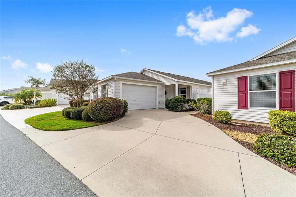 For Sale: $314,900 (2 beds, 2 baths, 1206 Square Feet)