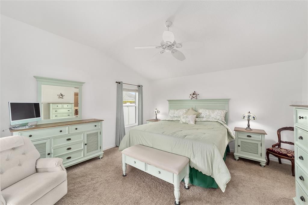 For Sale: $314,900 (2 beds, 2 baths, 1206 Square Feet)