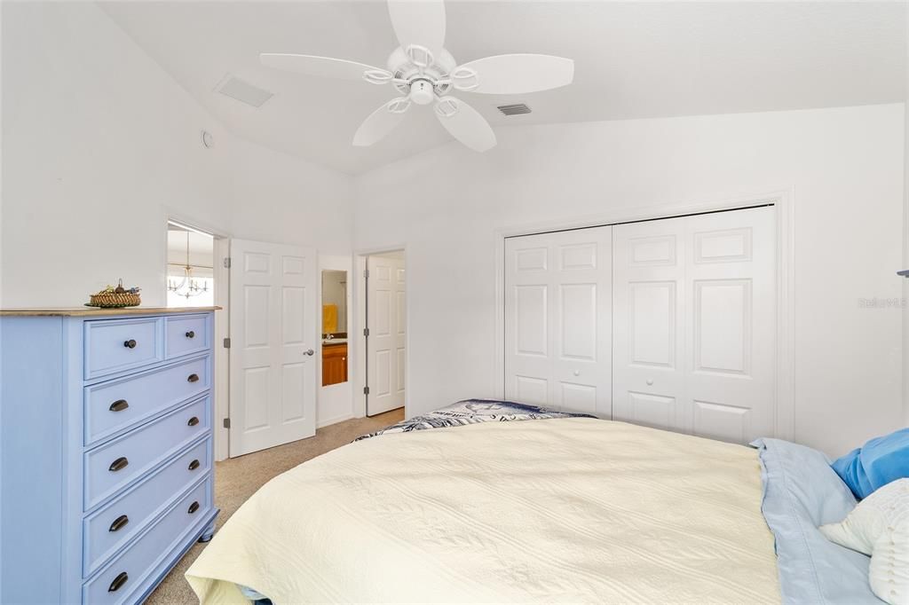 For Sale: $314,900 (2 beds, 2 baths, 1206 Square Feet)