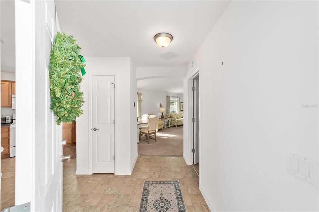 For Sale: $314,900 (2 beds, 2 baths, 1206 Square Feet)
