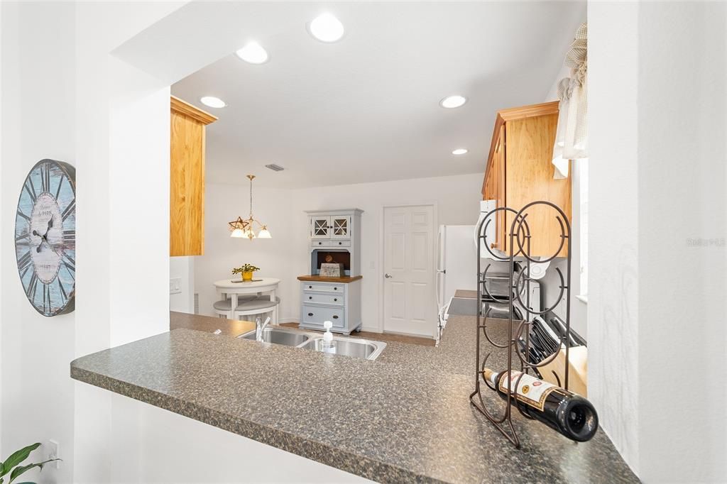 For Sale: $314,900 (2 beds, 2 baths, 1206 Square Feet)