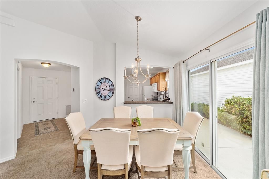 For Sale: $314,900 (2 beds, 2 baths, 1206 Square Feet)