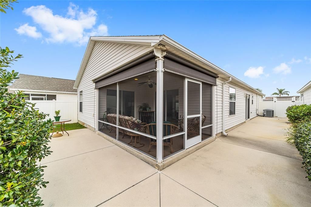 For Sale: $314,900 (2 beds, 2 baths, 1206 Square Feet)