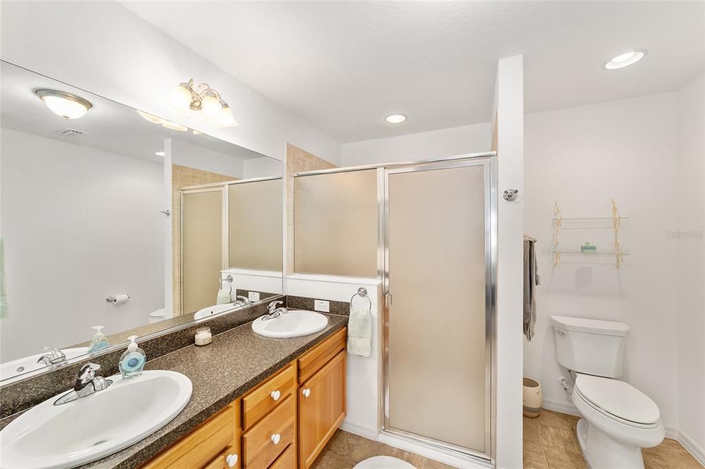 For Sale: $314,900 (2 beds, 2 baths, 1206 Square Feet)