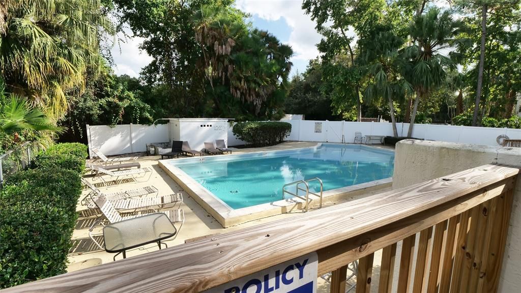 For Sale: $139,500 (2 beds, 1 baths, 888 Square Feet)