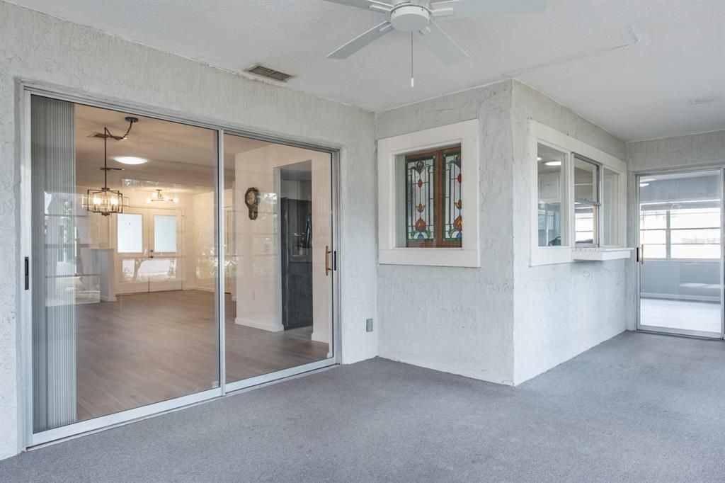 На продажу: $279,900 (2 спален, 2 ванн, 2001 Квадратных фут)