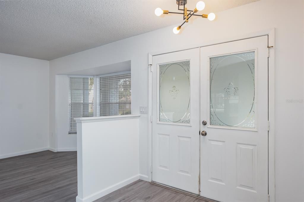 На продажу: $279,900 (2 спален, 2 ванн, 2001 Квадратных фут)