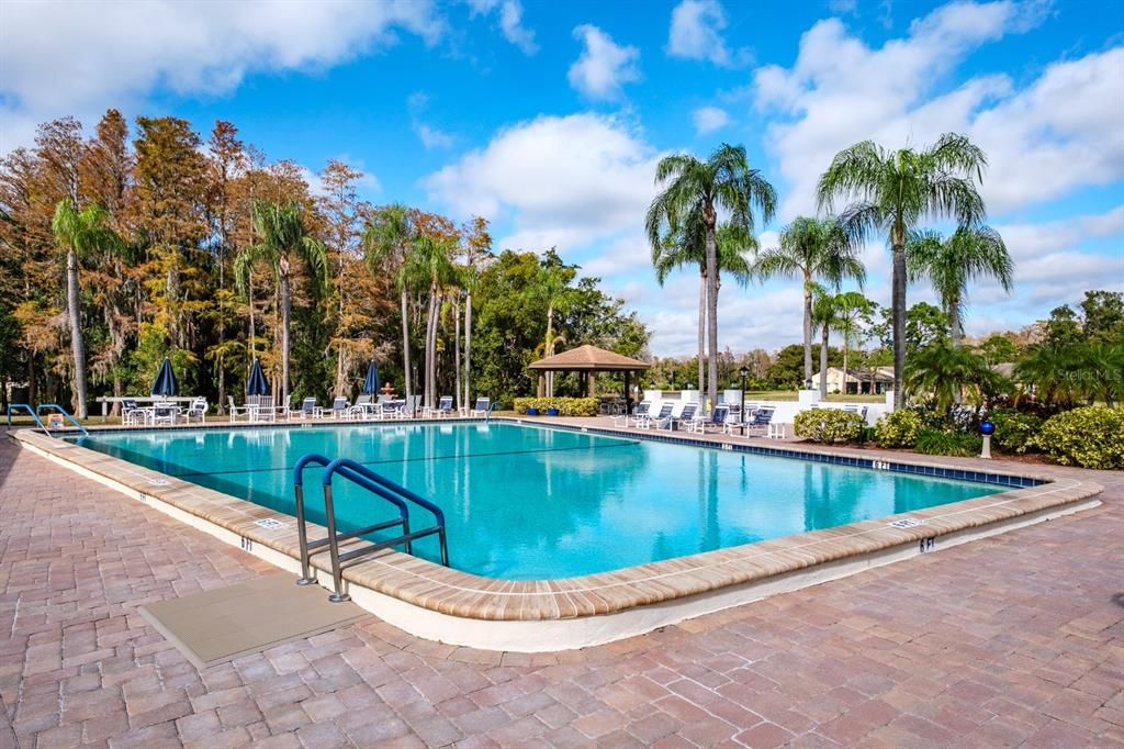 На продажу: $279,900 (2 спален, 2 ванн, 2001 Квадратных фут)